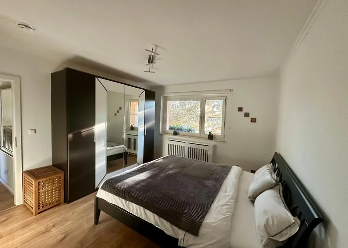 Ruhiges In Mit Parkplatz & Balkon * Berlim