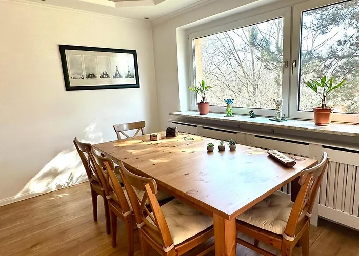 Appartement Ruhiges In Mit Parkplatz & Balkon *